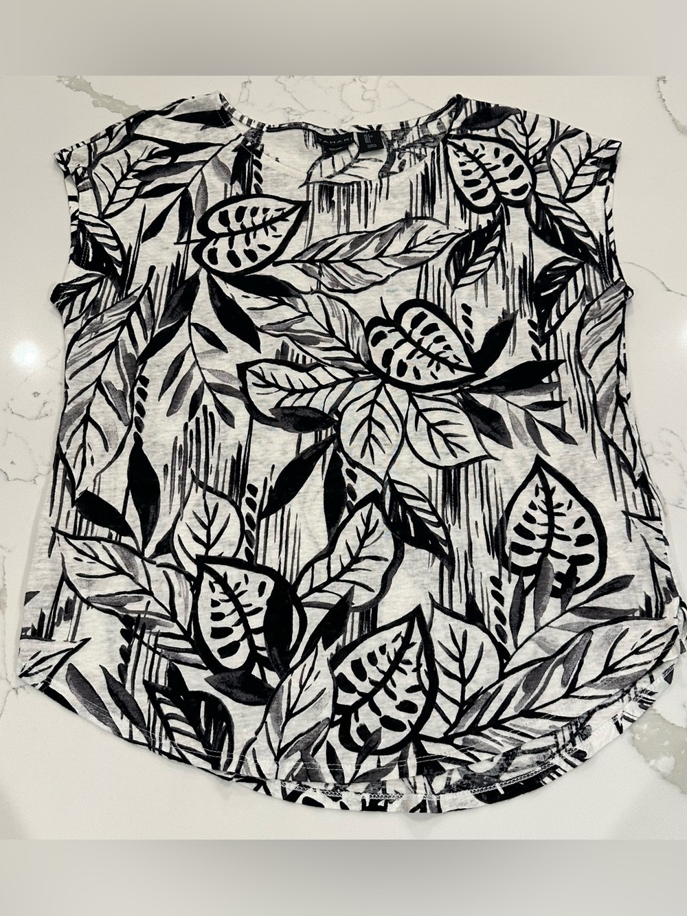 Tahari Women Floral Linen Pullover Top Sz L Boxy Black White Botanical Lagenlook